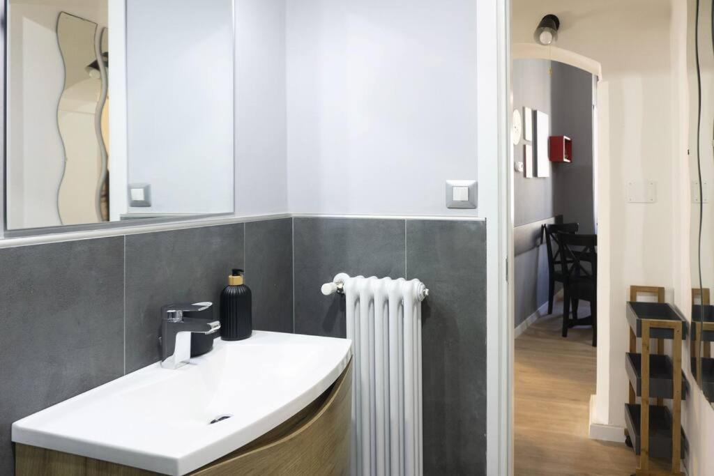 Apartment Sweet And Modern In Tor Pignattara Rom